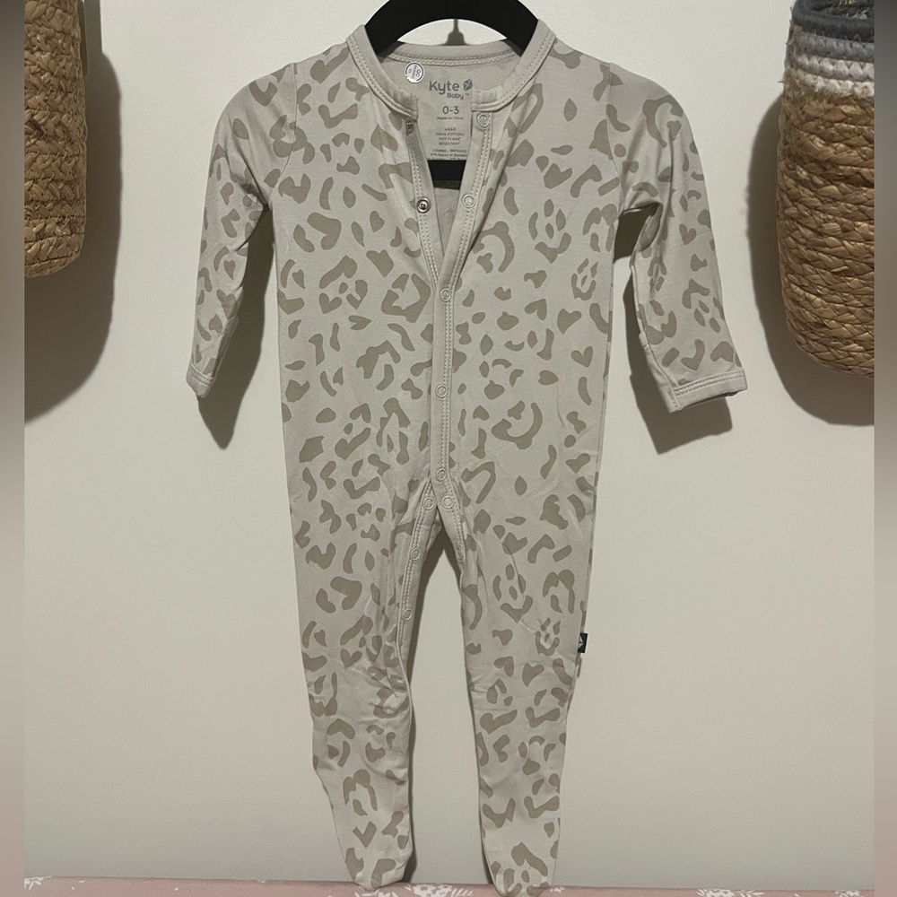 Kyte Baby cheetah print sleeper